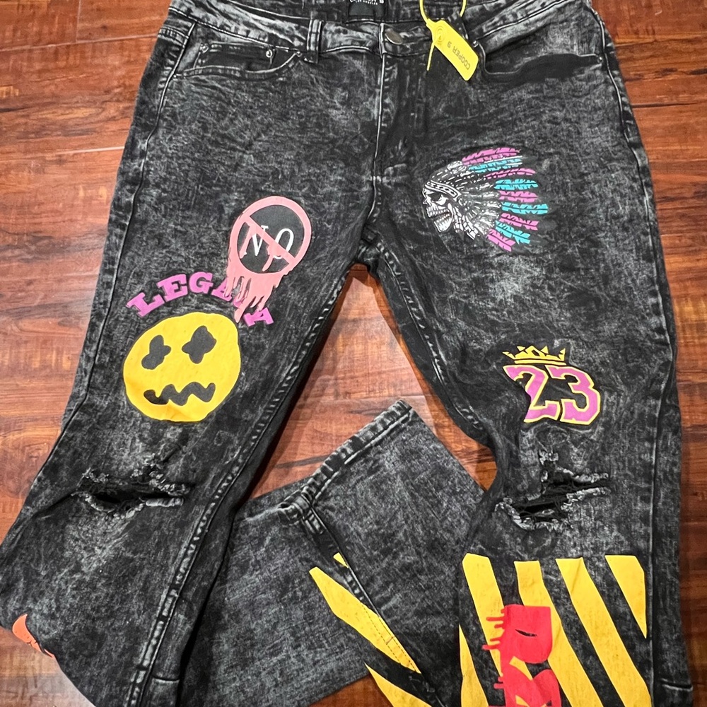 Mens Cooper 9 Fashion Jeans Designed with patches fade etc… size 36